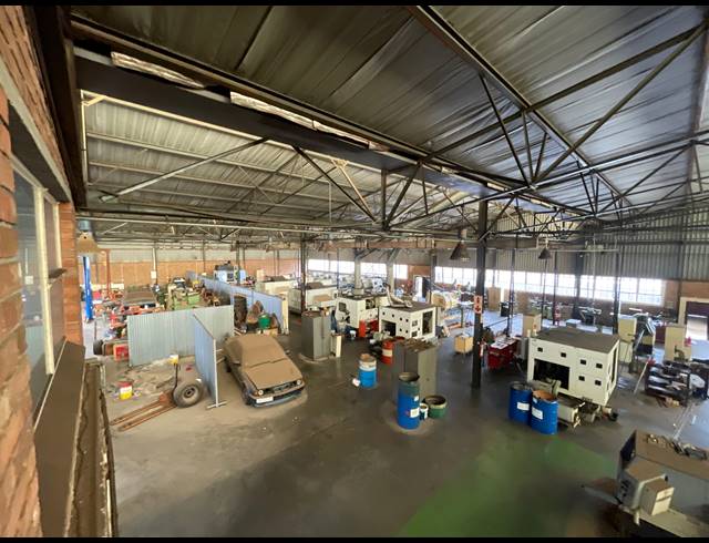 2,200M² WAREHOUSE FOR SALE IN CHLOORKOP